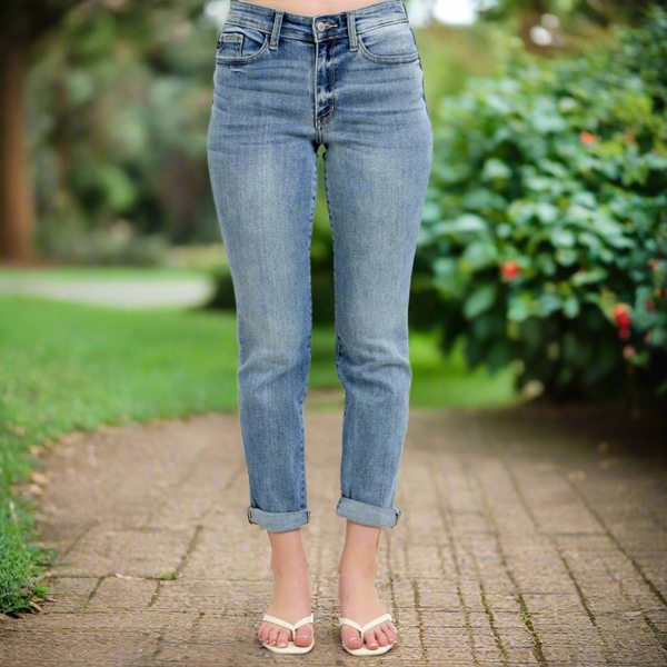 Judy Blue Midrise Vintage Wash Light Boyfriend