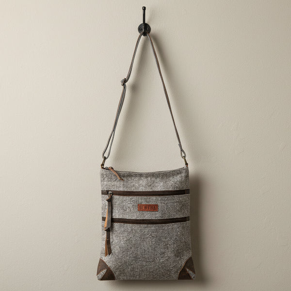 Dustveil Trail Shoulder Bag In Misty Sandstone