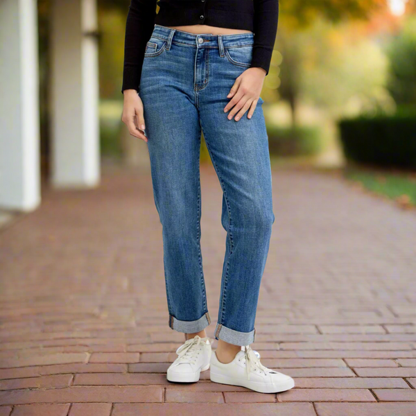 Judy Blue Midrise Medium Washed Classic Cuffed Boyfriend